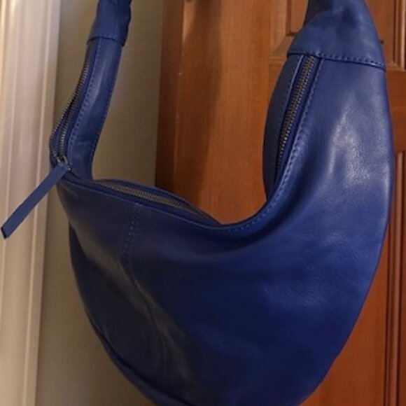 NWT Free People Idle Hands Handmade Leather Crescent Sling Bag Electric Cobalt - Picture 3 of 5